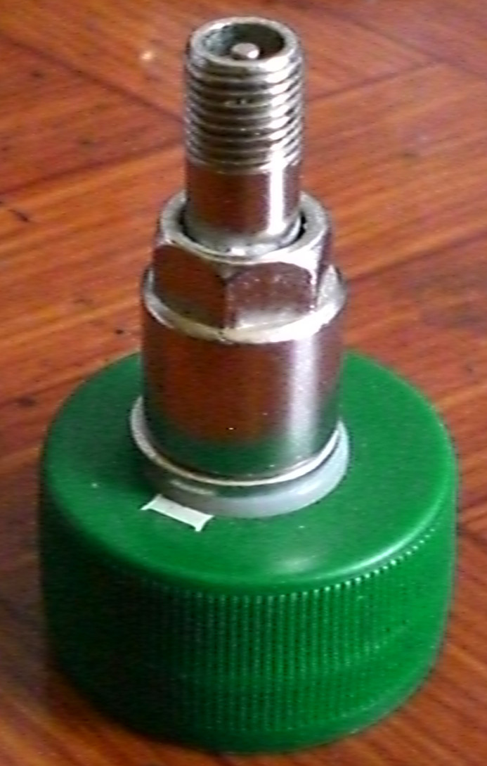 Cap "Bororo" with valve